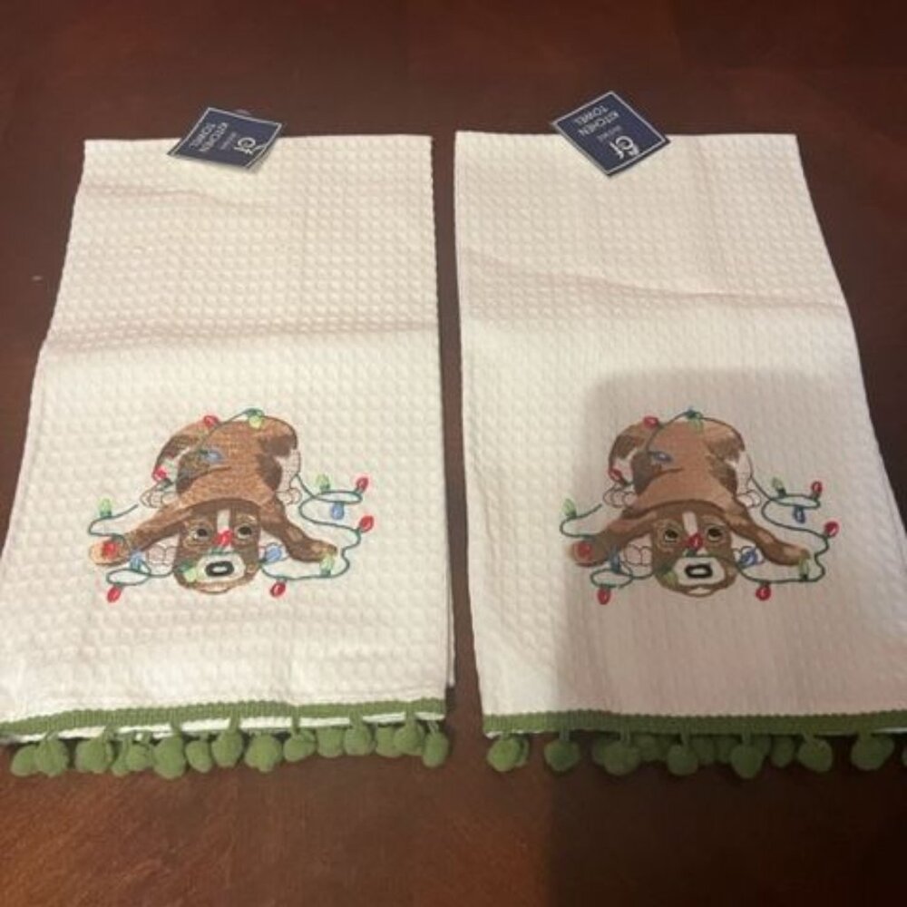 C & F Home Dog-Themed Christmas Kitchen Towels With Green Pom-Pom Trim Set Of‎ 2